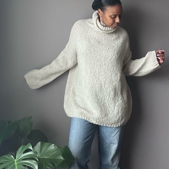 Noeline Paris Turtleneck Sweater Oversized Mohair Blend Cream Cozy Size L - Picture 3 of 12